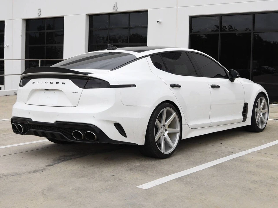 2023 Kia Stinger - Image 10 of 18