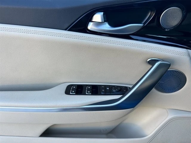 2023 Kia Stinger - Image 11 of 12
