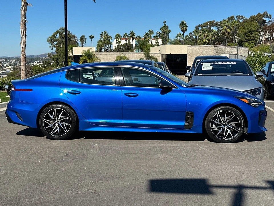 2023 Kia Stinger - Image 2 of 12