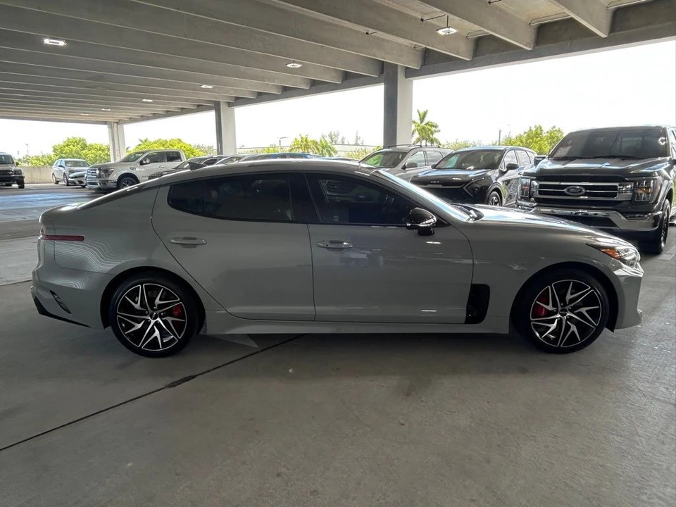2023 Kia Stinger - Image 3 of 12