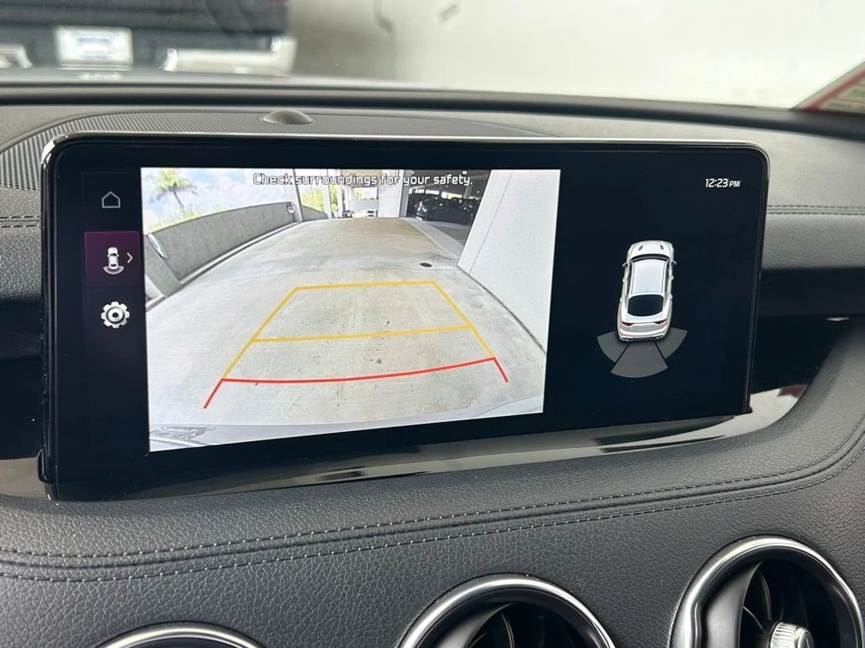 2023 Kia Stinger - Image 10 of 12