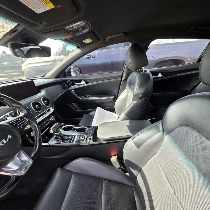 2023 Kia Stinger - Image 11 of 12