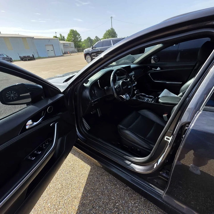 2023 Kia Stinger - Image 9 of 12