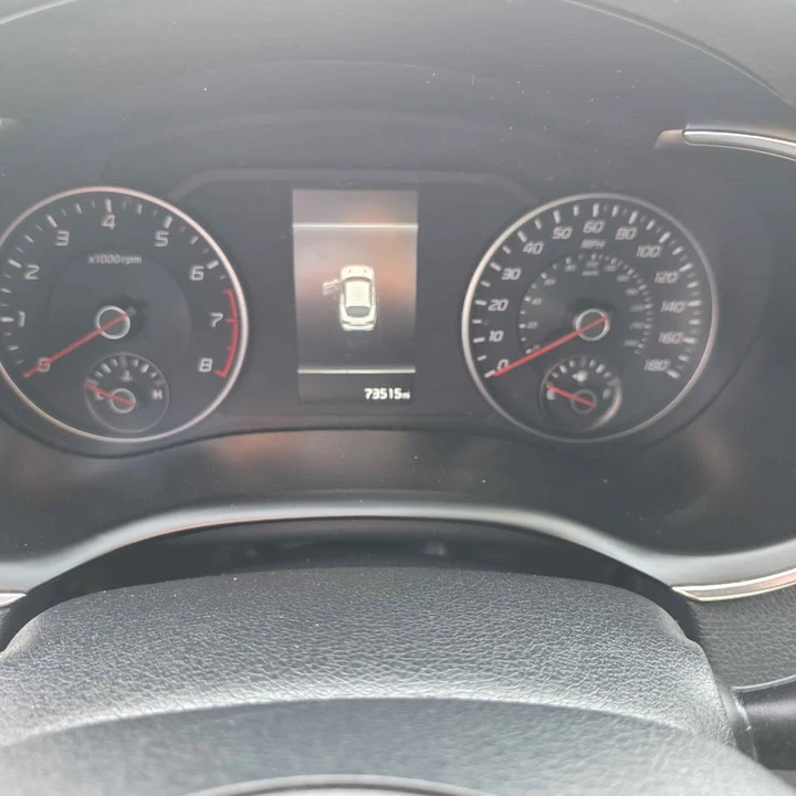 2023 Kia Stinger - Image 10 of 12