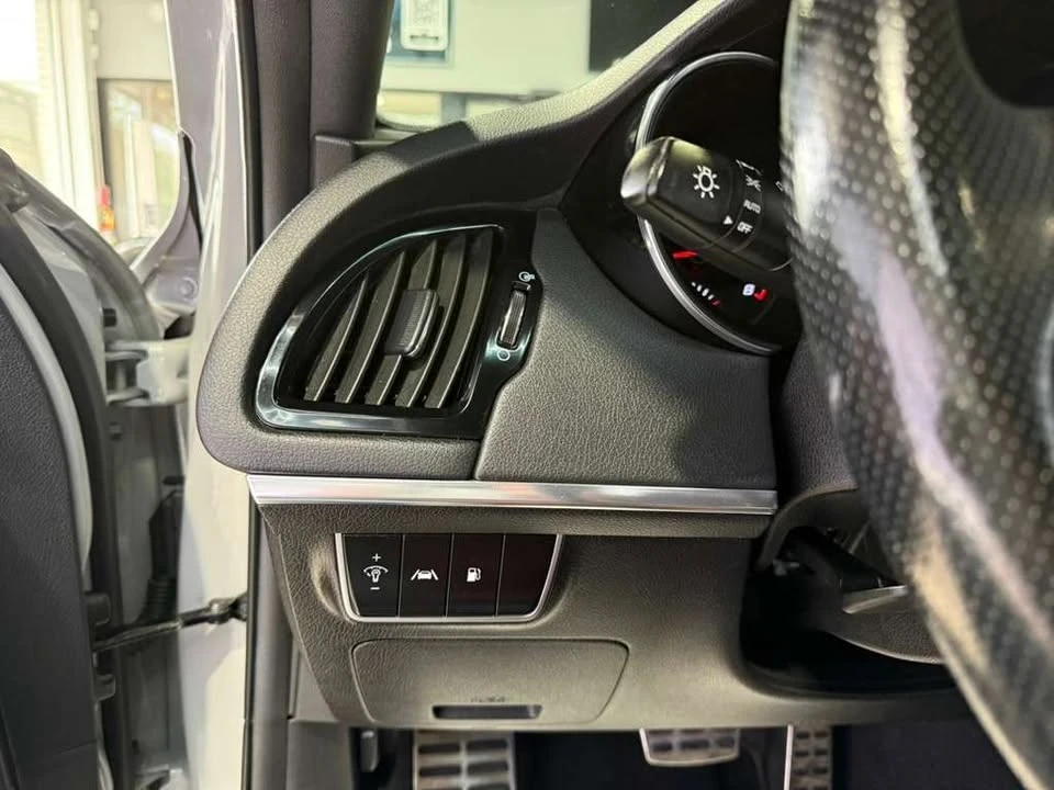 2023 Kia Stinger - Image 16 of 20