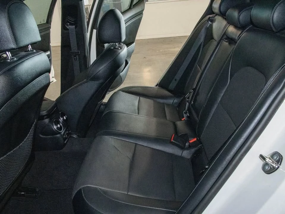 2023 Kia Stinger - Image 2 of 4