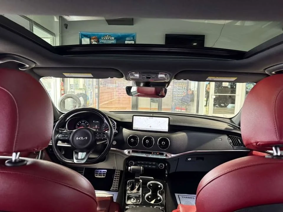 2023 Kia Stinger - Image 18 of 20