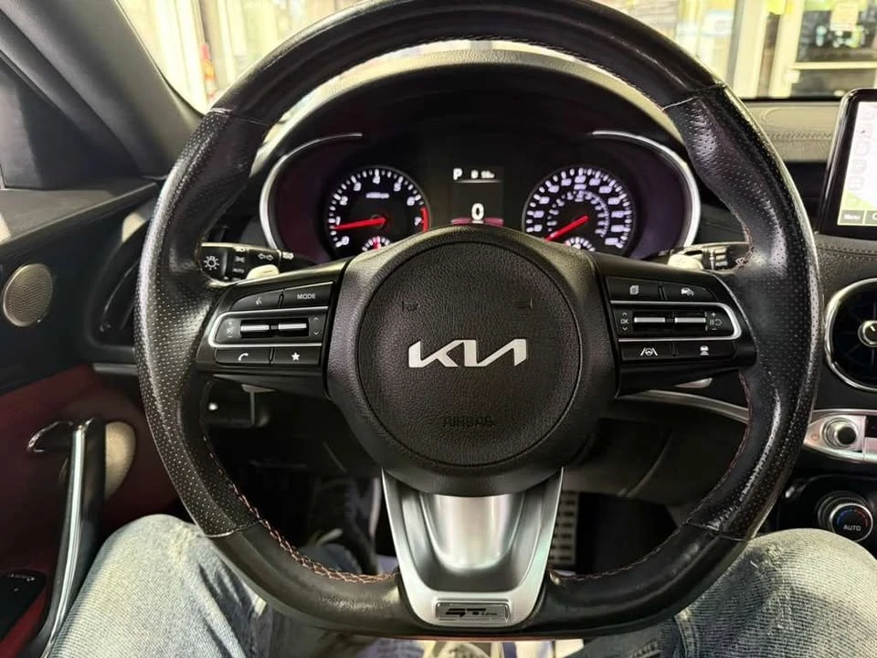 2023 Kia Stinger - Image 11 of 20