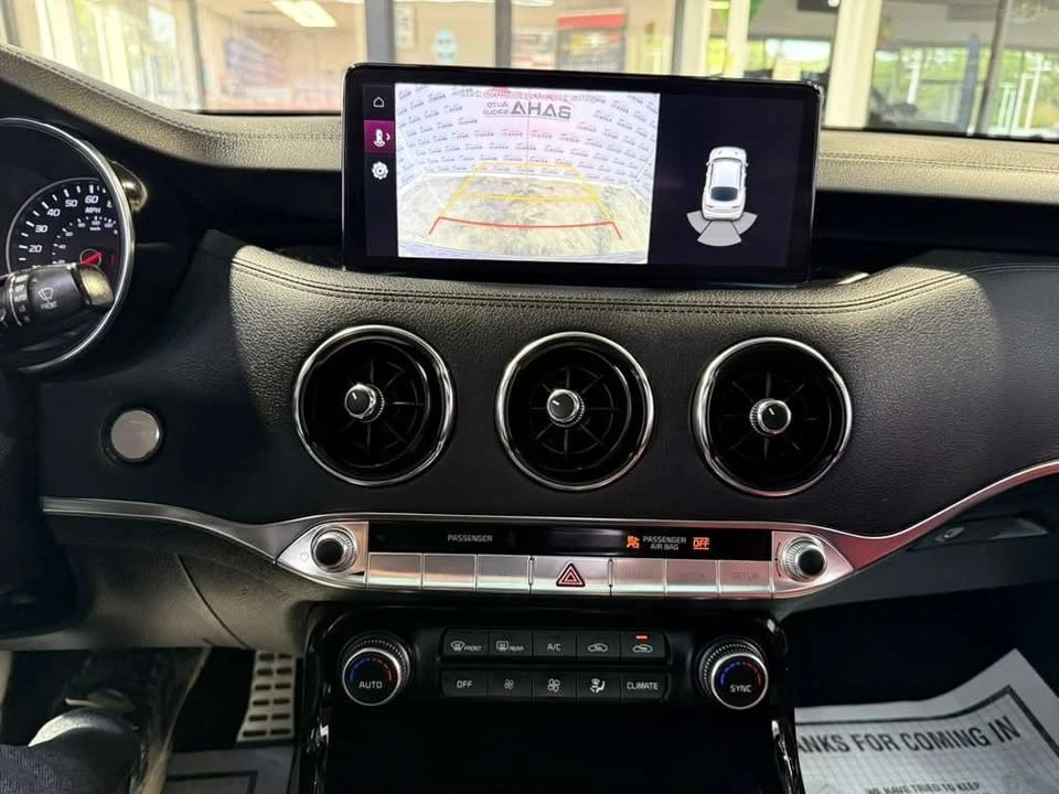 2023 Kia Stinger - Image 14 of 20