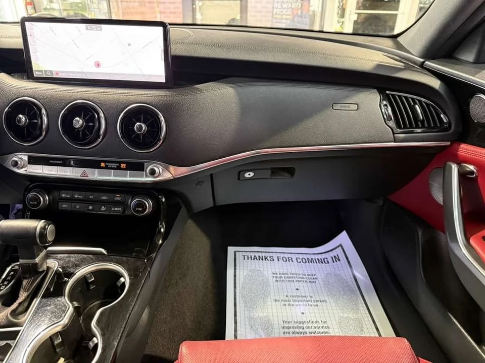 2023 Kia Stinger - Image 15 of 20