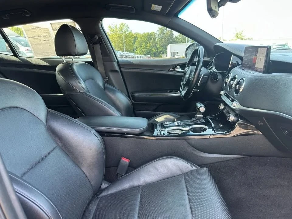 2023 Kia Stinger - Image 7 of 12