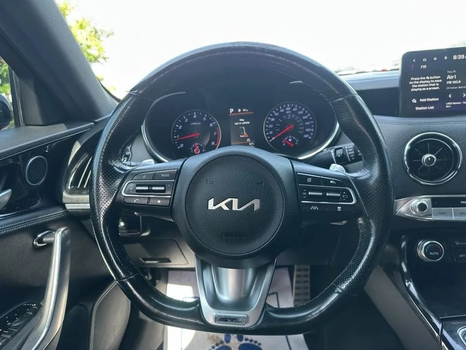 2023 Kia Stinger - Image 8 of 12