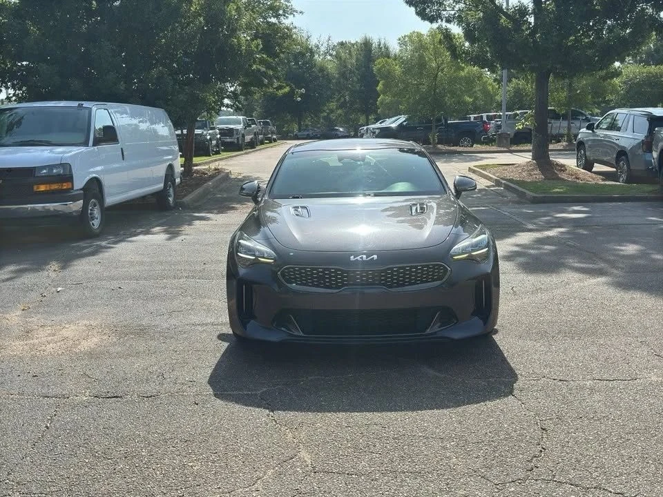 2023 Kia Stinger - Image 2 of 12