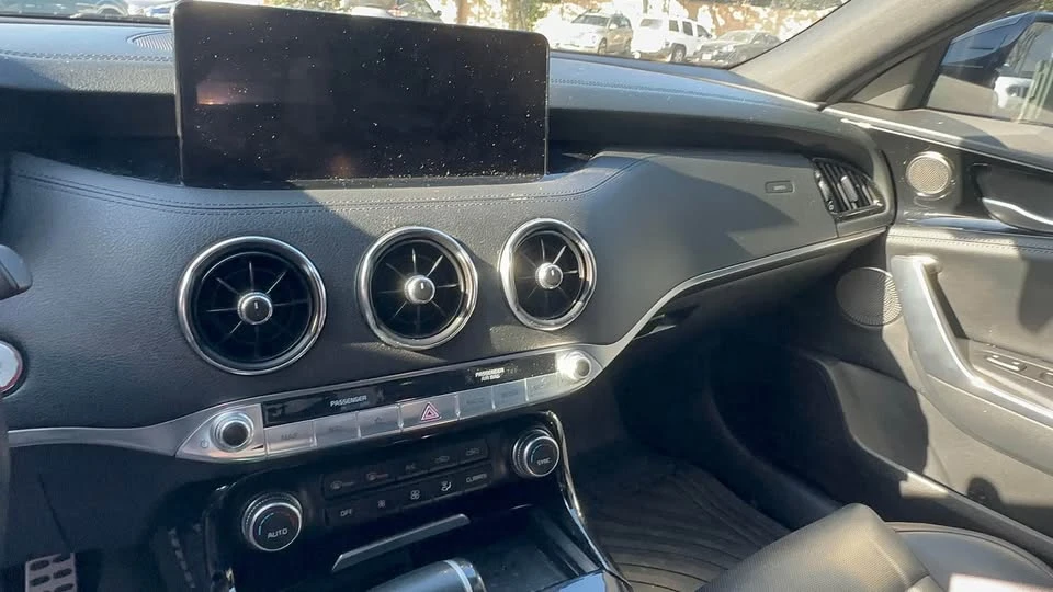 2023 Kia Stinger - Image 10 of 10