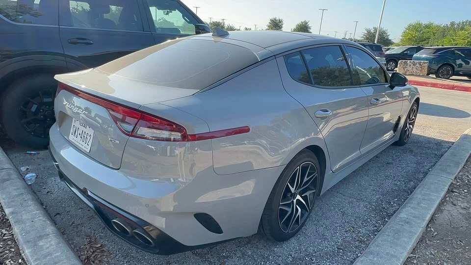 2023 Kia Stinger - Image 3 of 10
