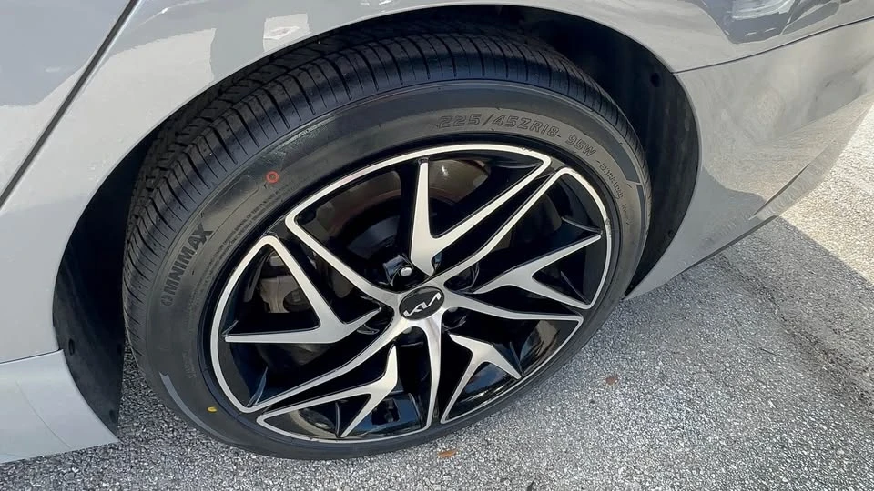 2023 Kia Stinger GT - Image 7 of 9