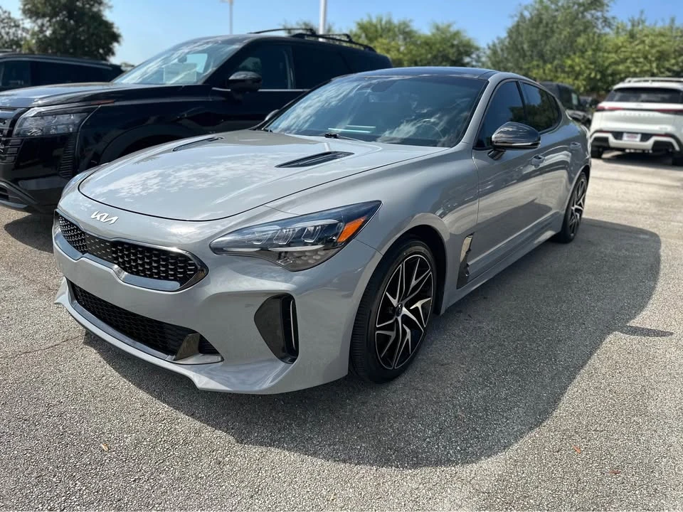 2023 Kia Stinger GT - Image 2 of 9