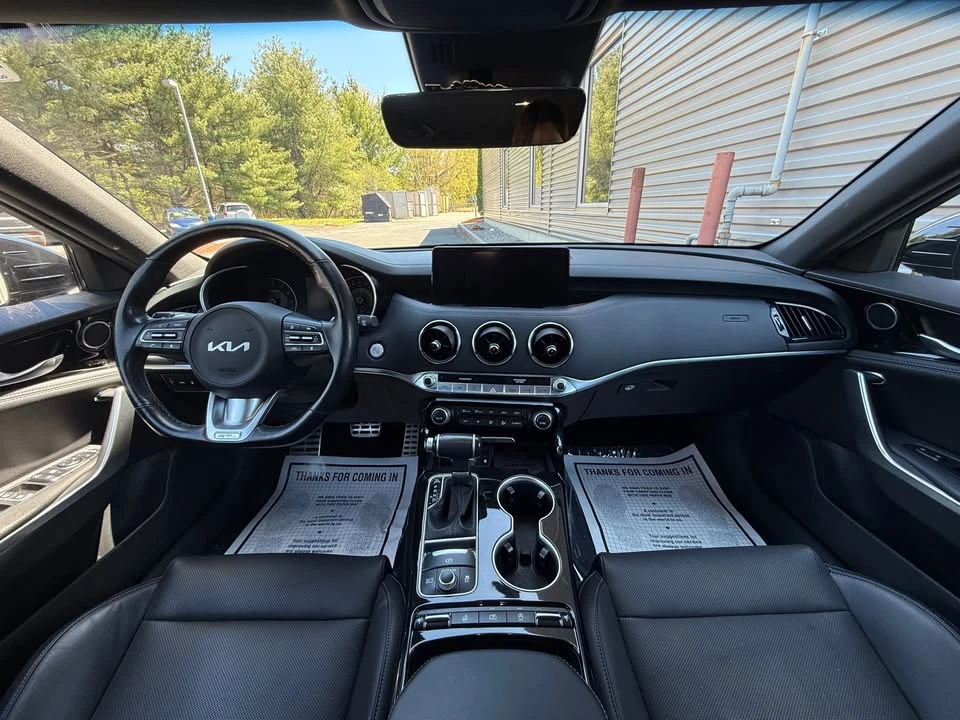 2023 Kia Stinger - Image 17 of 20