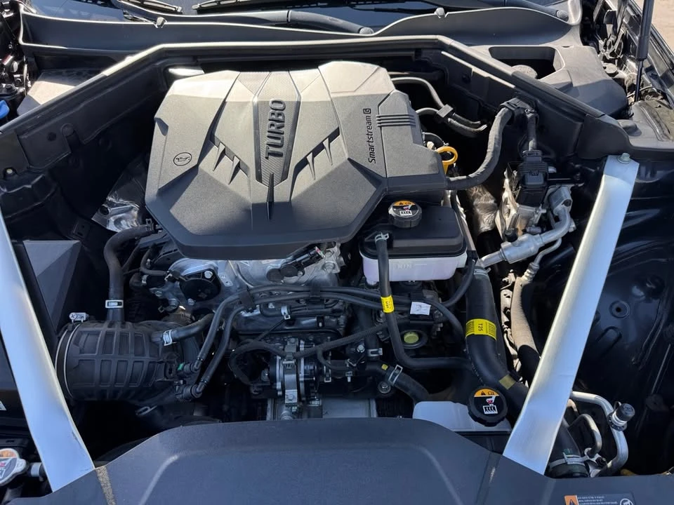 2023 Kia Stinger - Image 18 of 20