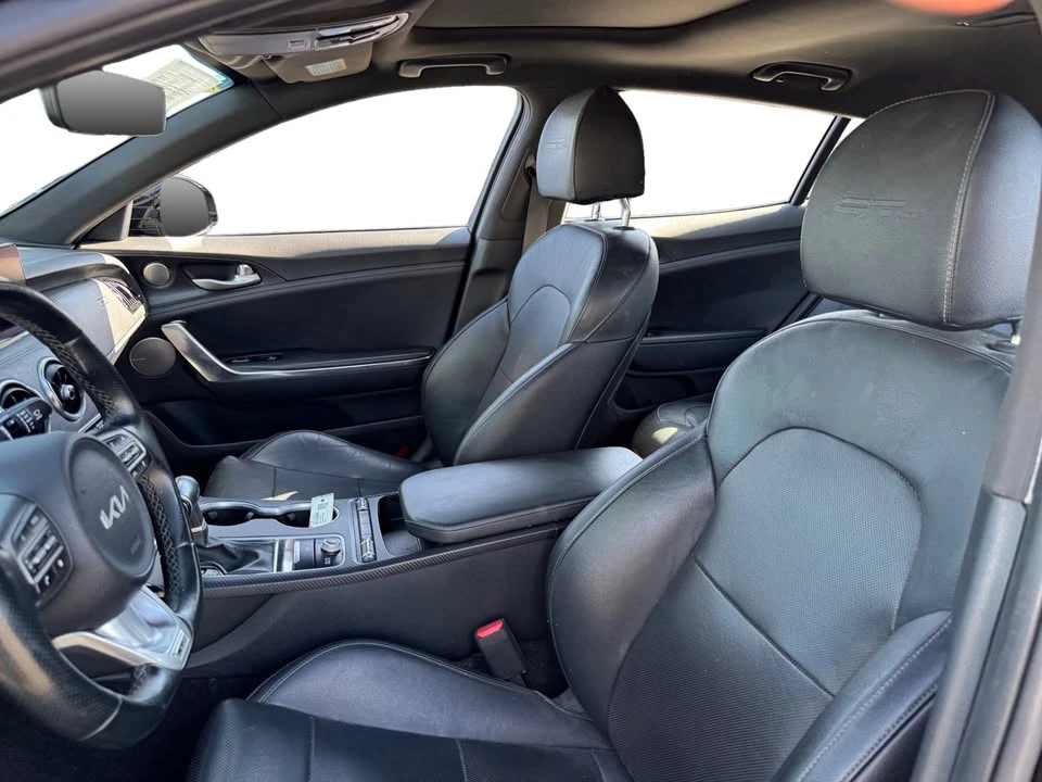 2023 Kia Stinger - Image 9 of 20