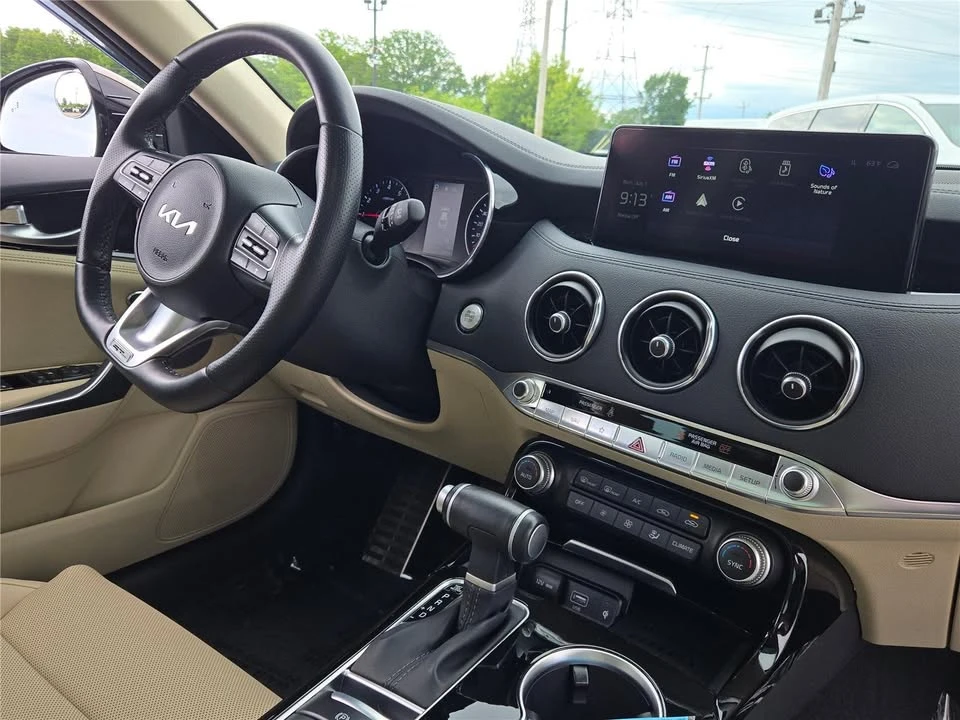 2023 Kia Stinger GT - Image 8 of 20