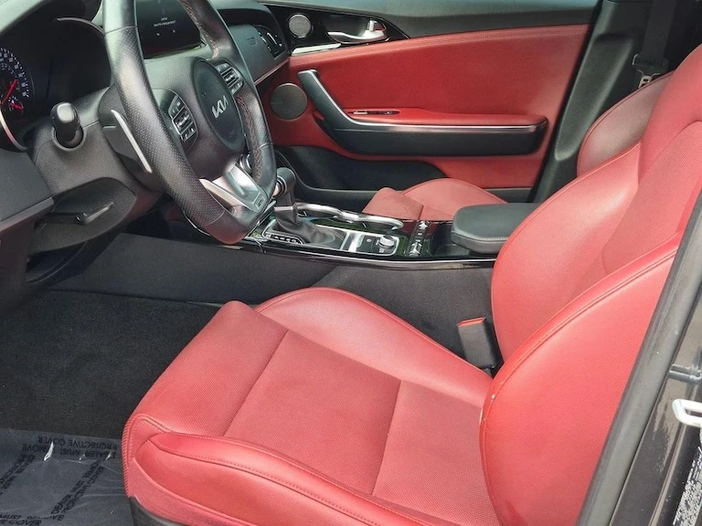 2023 Kia Stinger GT - Image 13 of 19
