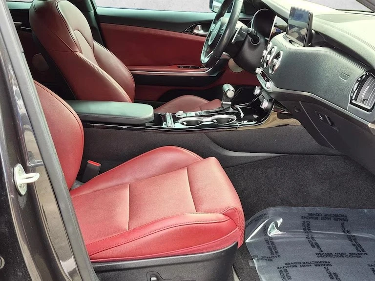 2023 Kia Stinger GT - Image 16 of 19