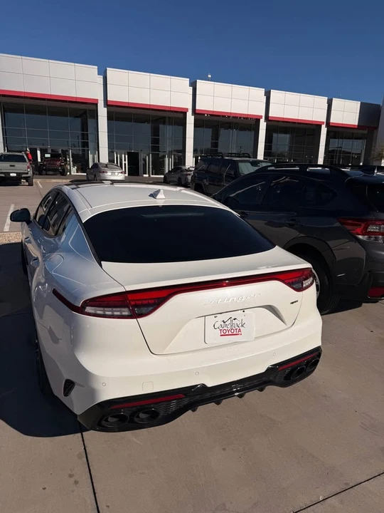 2023 Kia Stinger - Image 8 of 9