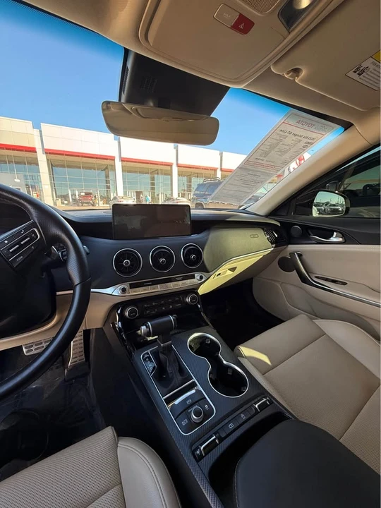 2023 Kia Stinger - Image 6 of 9