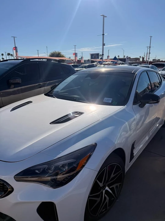 2023 Kia Stinger - Image 2 of 9