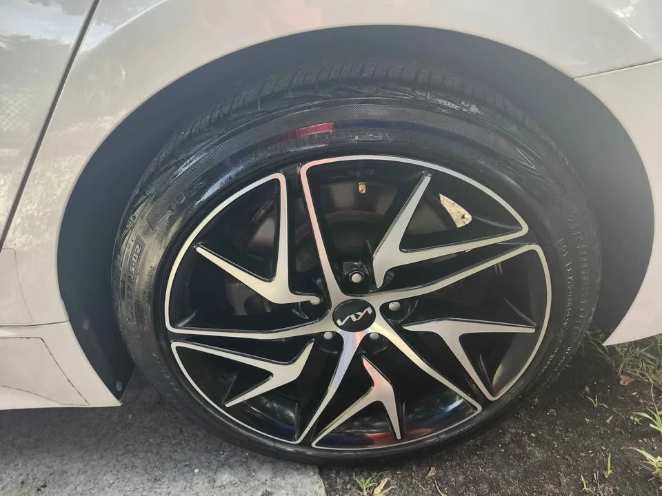 2023 Kia Stinger GT - Image 16 of 20