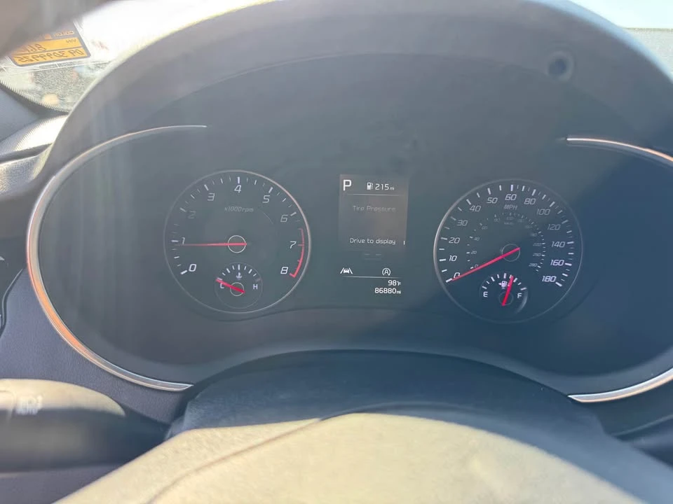2023 Kia Stinger - Image 8 of 13