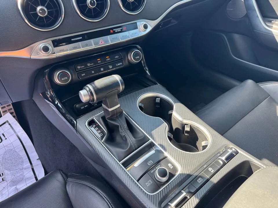 2023 Kia Stinger - Image 9 of 13