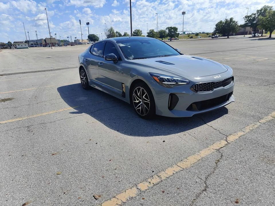 2023 Kia Stinger - Image 3 of 12