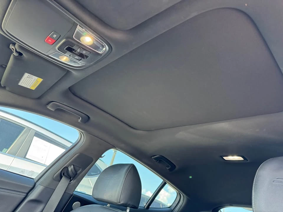 2023 Kia Stinger - Image 10 of 13