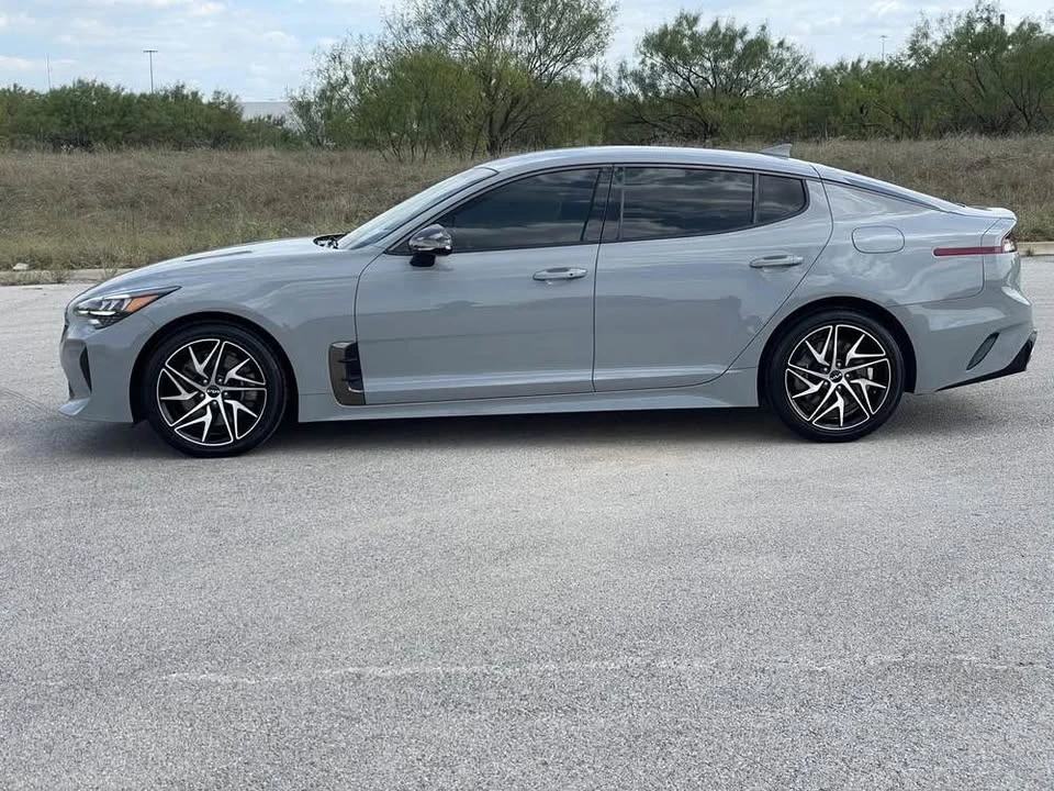 2023 Kia Stinger GT - Image 2 of 8