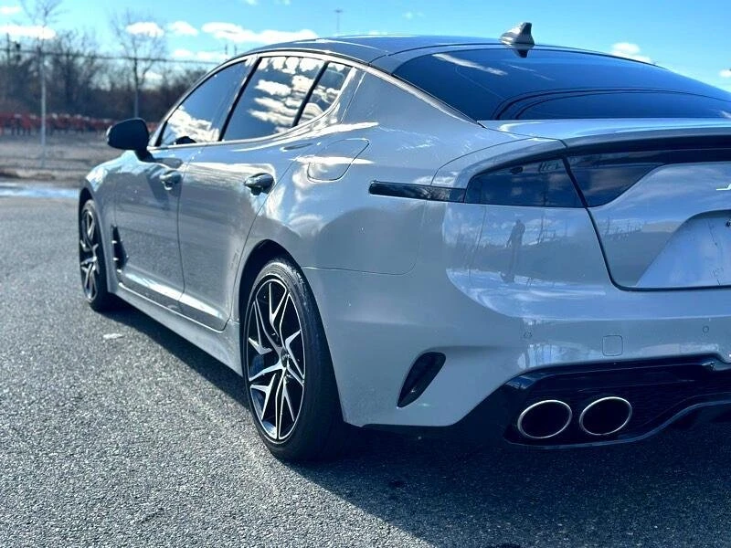 2023 Kia Stinger - Image 11 of 20