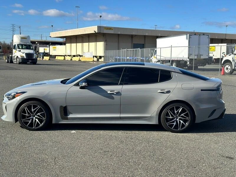 2023 Kia Stinger - Image 2 of 20