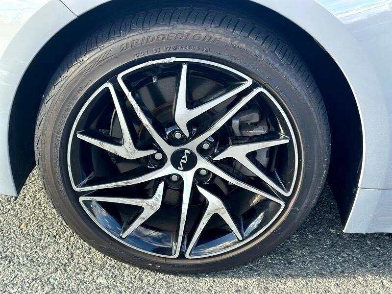 2023 Kia Stinger - Image 15 of 20
