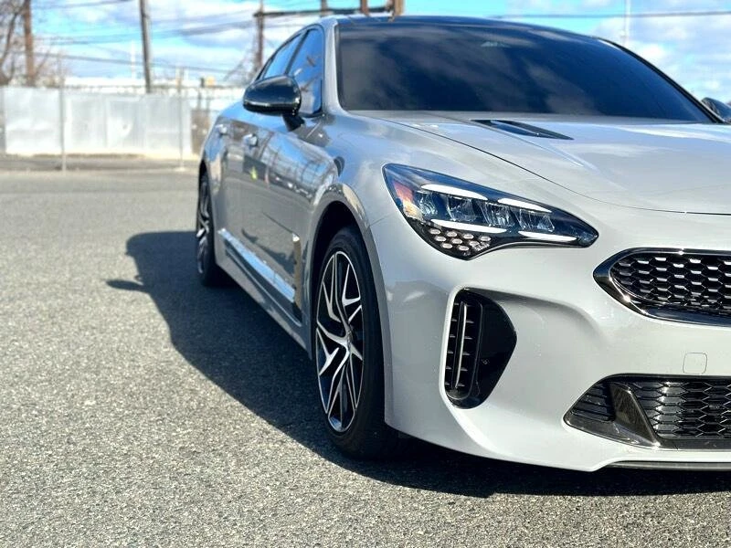 2023 Kia Stinger - Image 9 of 20