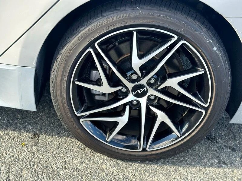 2023 Kia Stinger - Image 16 of 20