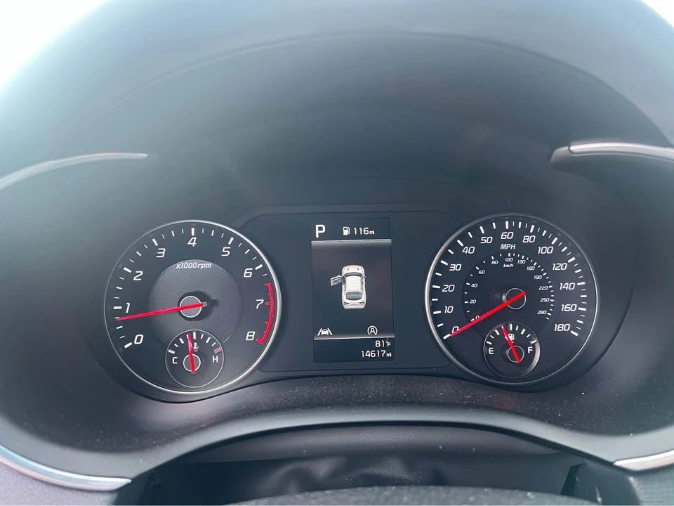 2023 Kia Stinger - Image 14 of 20