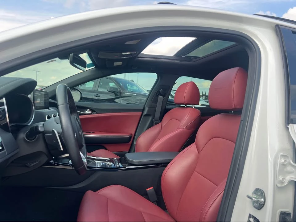 2023 Kia Stinger - Image 19 of 20