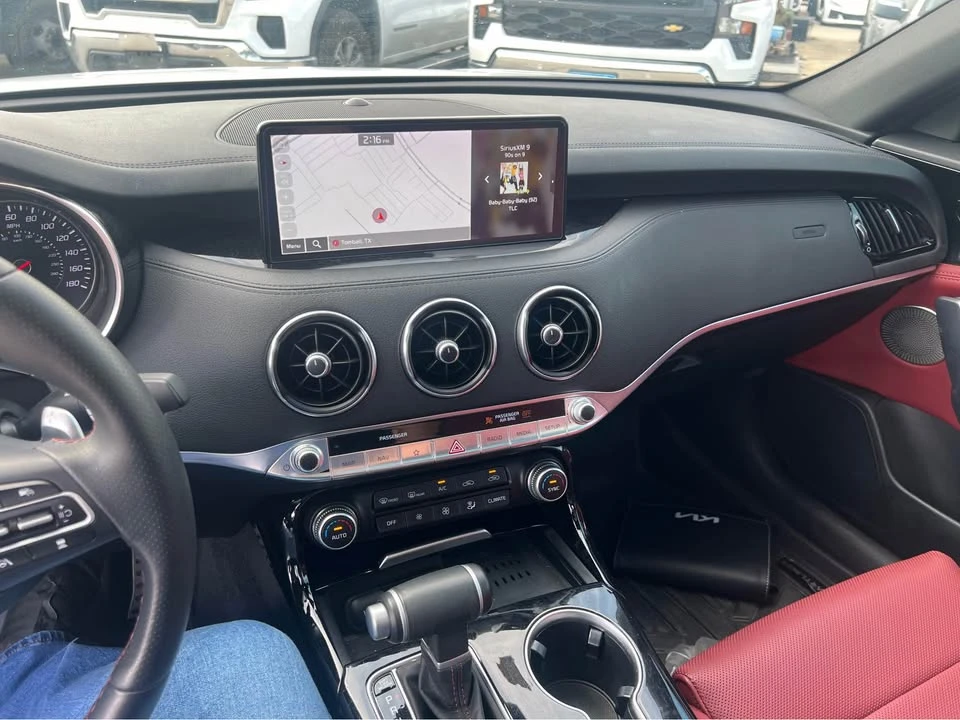2023 Kia Stinger - Image 16 of 20