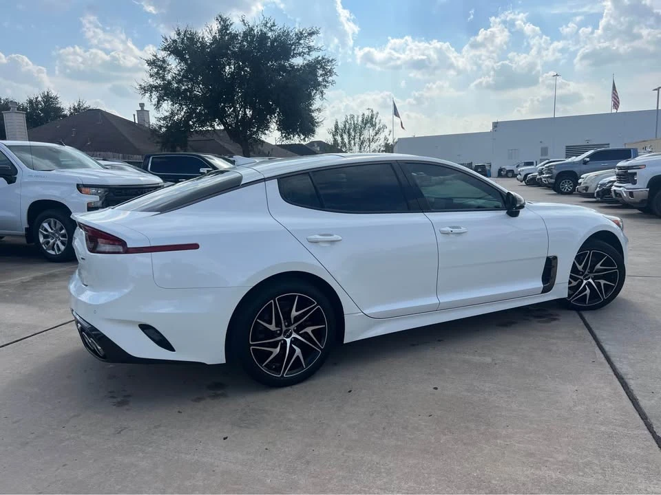 2023 Kia Stinger - Image 8 of 20