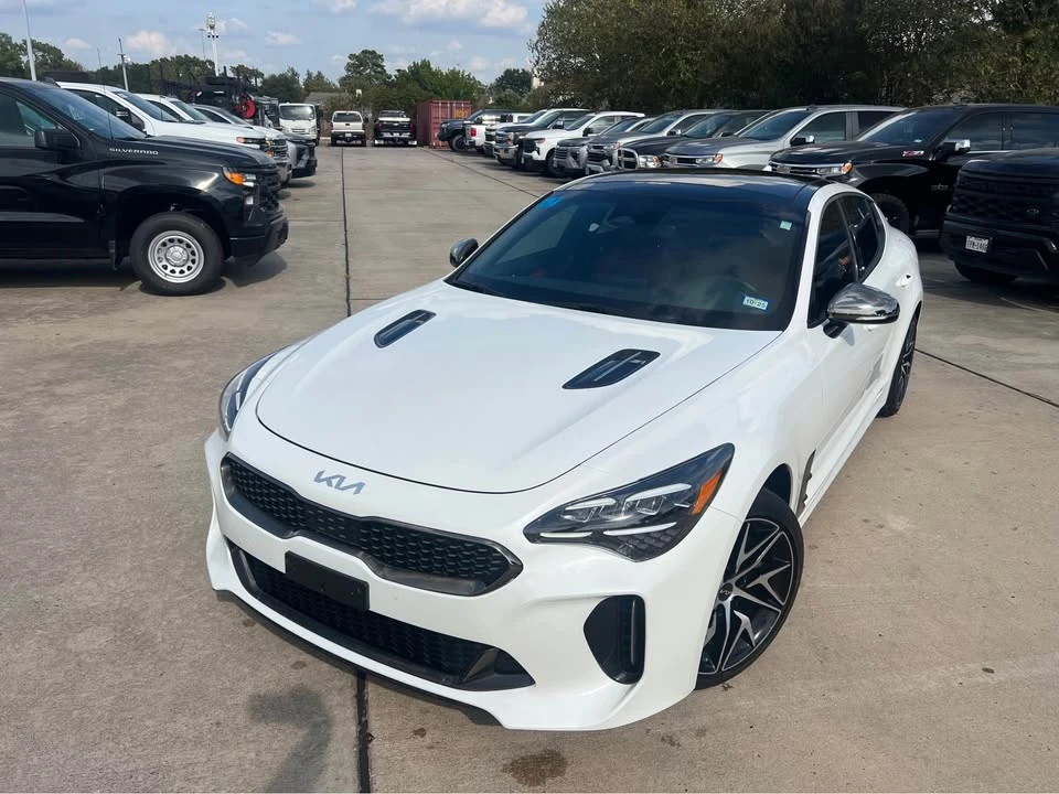 2023 Kia Stinger - Image 2 of 20