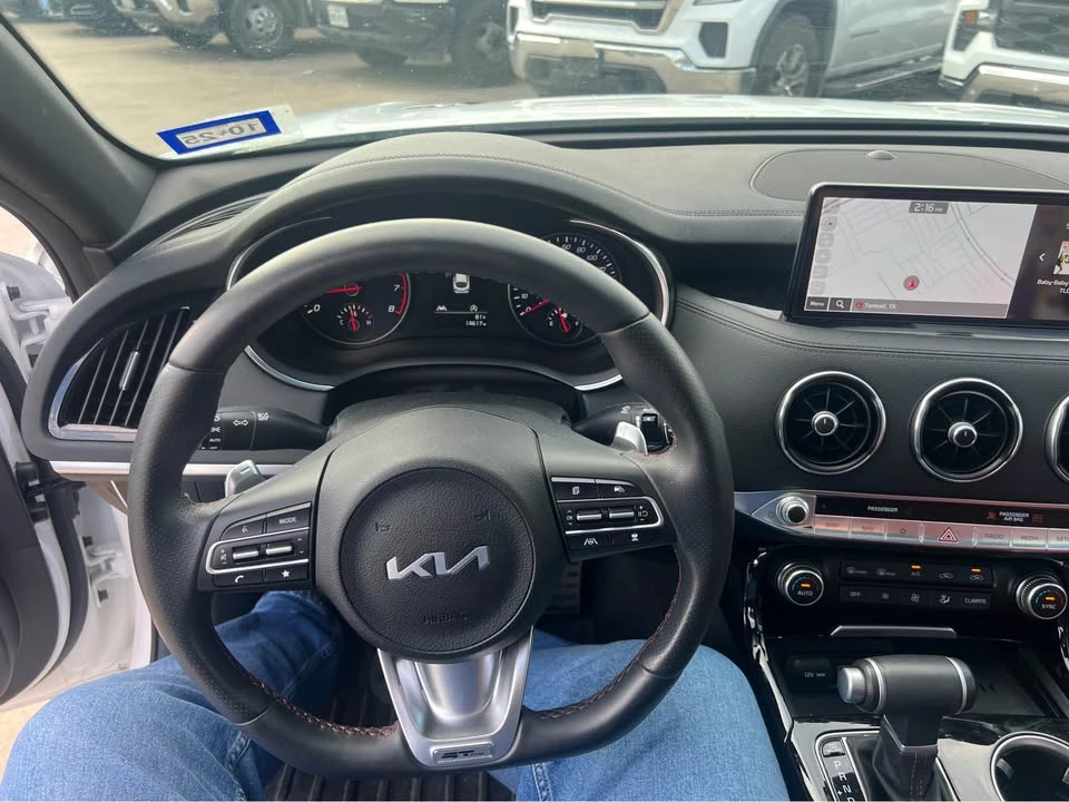 2023 Kia Stinger - Image 15 of 20
