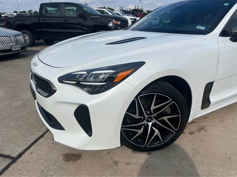 2023 Kia Stinger - Image 3 of 20