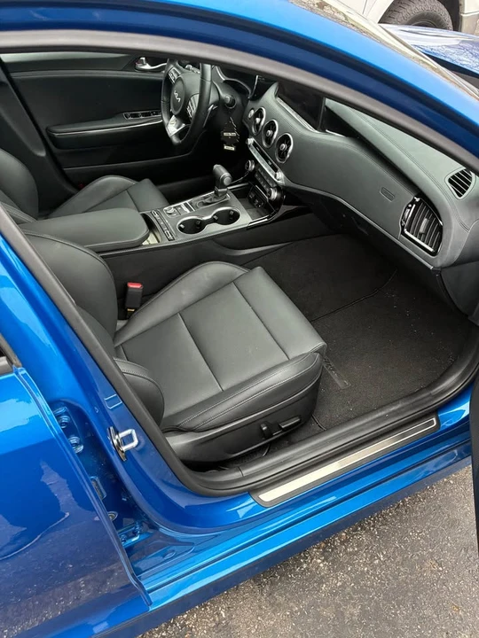 2023 Kia Stinger - Image 3 of 4