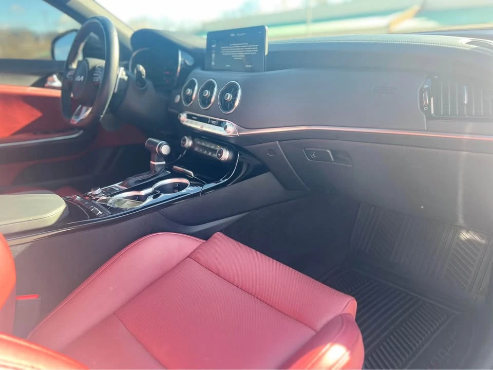 2023 Kia Stinger GT - Image 8 of 12
